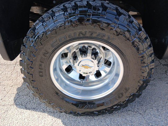 Used 2025 Chevrolet Silverado 3500 High Country w/ Technology Package AWD/4WD image 23