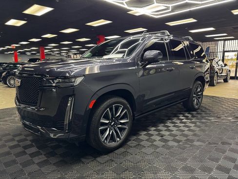 Used 2022 Cadillac Escalade Sport Platinum w/ Heavy-Duty Trailer Package image 7