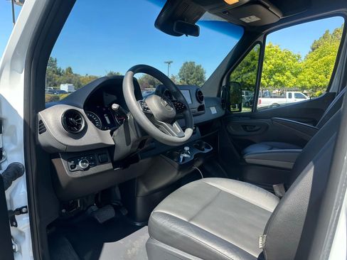 Used 2023 Mercedes-Benz Sprinter 1500 image 11