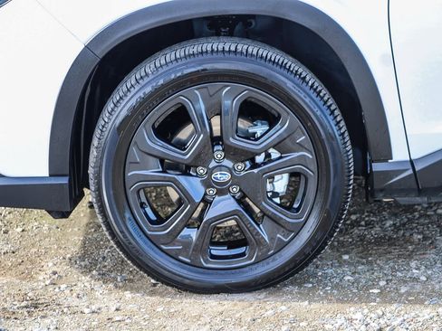 Used 2025 Subaru Ascent Bronze Edition image 9