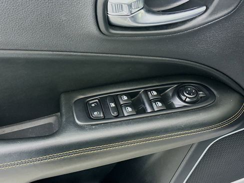 Used 2020 Jeep Compass Limited image 15