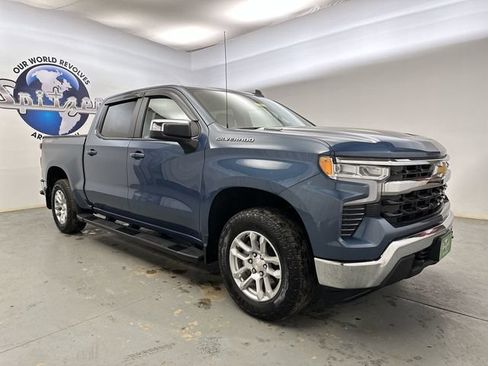 Certified 2024 Chevrolet Silverado 1500 LT AWD/4WD image 11