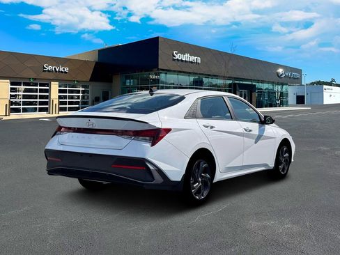 New 2026 Hyundai Elantra Sport FWD image 7