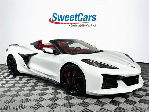 Used 2025 Chevrolet Corvette E-Ray AWD/4WD image 1