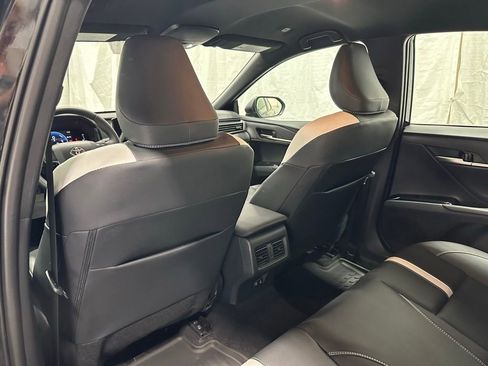 Used 2026 Toyota Camry Hybrid FWD image 48