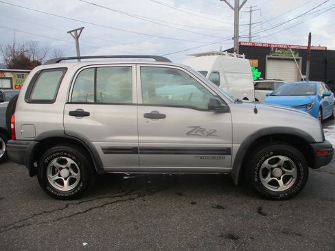 Used 2003 Chevrolet Tracker ZR2 image 5