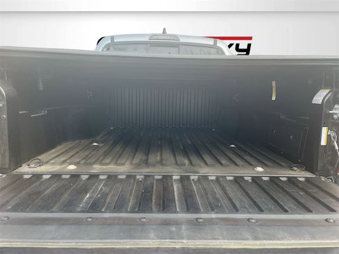 Used 2022 Toyota Tacoma SR image 23