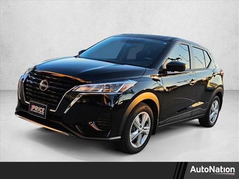 Used 2023 Nissan Kicks S image 1