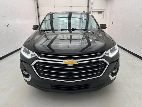 Used 2021 Chevrolet Traverse LT FWD image 2