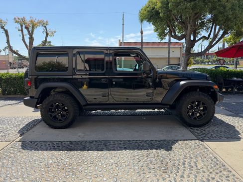 Used 2020 Jeep Wrangler Unlimited Sport AWD/4WD image 4