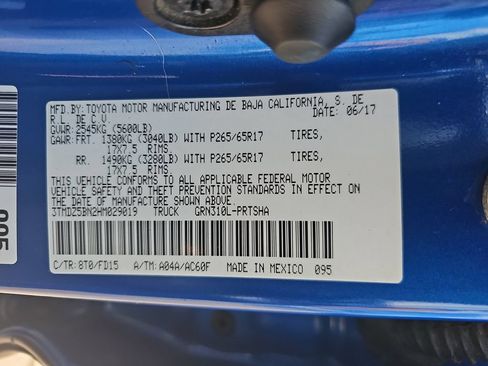Used 2017 Toyota Tacoma TRD Sport AWD/4WD image 42
