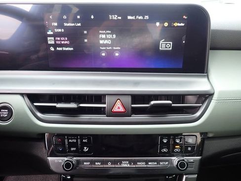 Certified 2025 Kia Seltos SX w/ SX Sunroof Package image 14