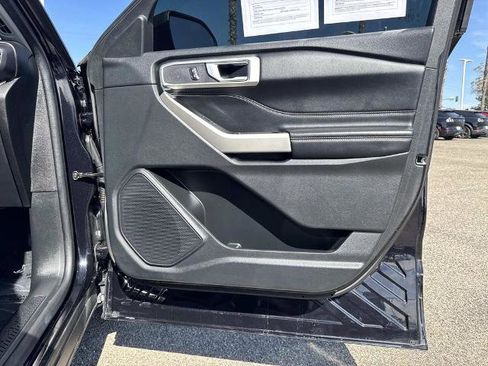 Certified 2022 Ford Explorer XLT w/ Equipment Group 202A image 29