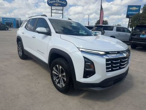 Used 2025 Chevrolet Equinox LT w/ Convenience Package II FWD image 2