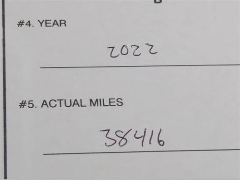 Used 2022 Toyota Corolla Cross LE image 9