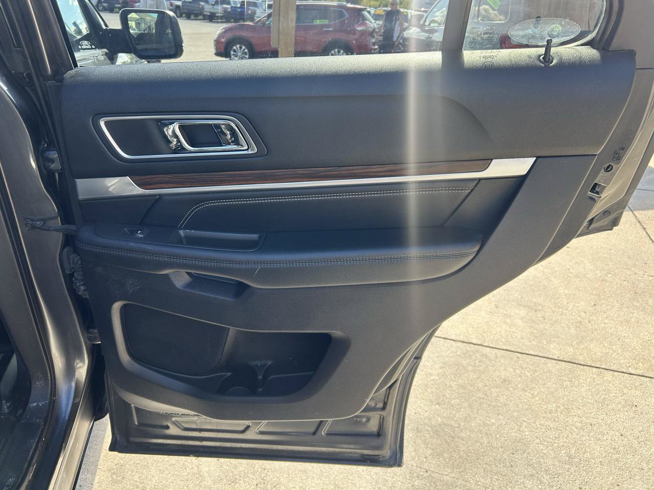 Used 2016 Ford Explorer Limited w/ Equipment Group 301A AWD/4WD image 16