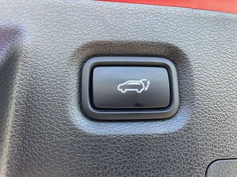 Used 2023 Hyundai Santa Fe SEL w/ Premium Package image 9