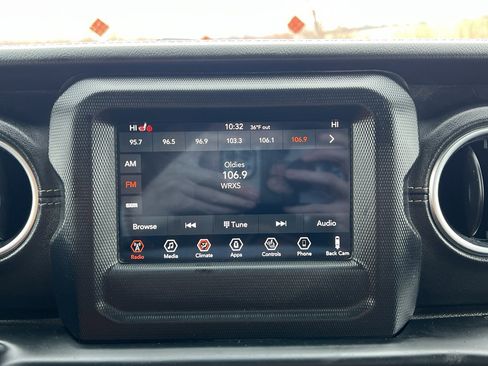 Used 2019 Jeep Wrangler Unlimited Sahara w/ Cold Weather Group image 24