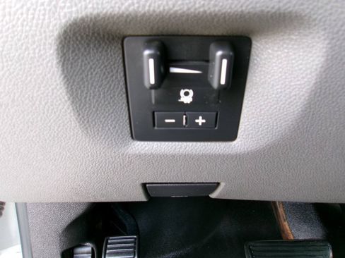 Used 2009 Chevrolet Silverado 2500 W/T AWD/4WD image 16