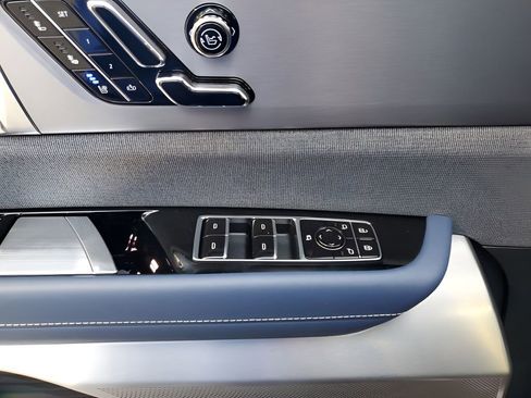 New 2026 Cadillac Vistiq Premium Luxury AWD/4WD image 28