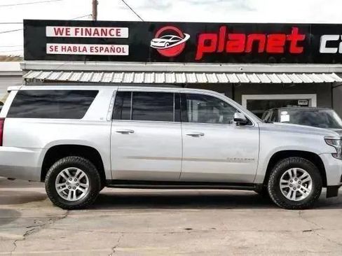 Used 2019 Chevrolet Suburban LT image 11