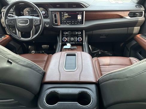 Used 2023 GMC Yukon Denali Ultimate AWD/4WD image 18