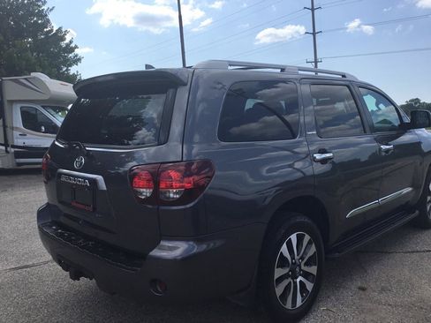 Used 2021 Toyota Sequoia Limited w/ Safety & Convenience Package AWD/4WD image 6