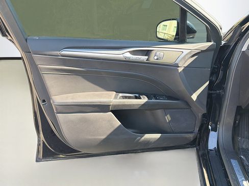 Used 2016 Ford Fusion Titanium image 20