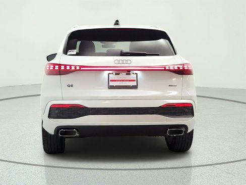 Used 2025 Audi Q5 Premium Plus w/ Premium Plus AWD/4WD image 6