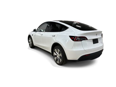 Certified 2023 Tesla Model Y Long Range AWD/4WD image 4