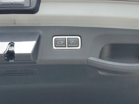 Certified 2025 Kia Sorento EX w/ Panoramic Sunroof Package image 7