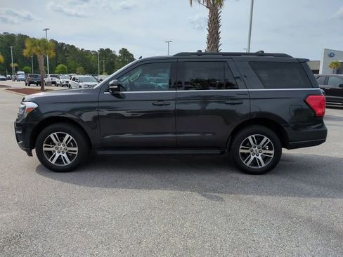 Used 2024 Ford Expedition XLT RWD image 7
