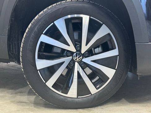 Used 2024 Volkswagen Taos SE image 14