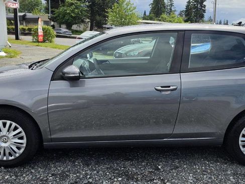 Used 2012 Volkswagen Golf 2-Door FWD image 4