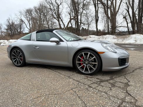 Used 2019 Porsche 911 Targa 4S w/ Sport Package image 7