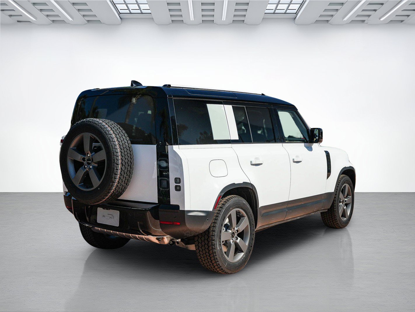 New 2026 Land Rover Defender 110 S AWD/4WD image 4