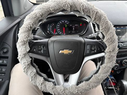 Used 2018 Chevrolet Trax LT w/ Redline Edition AWD/4WD image 17