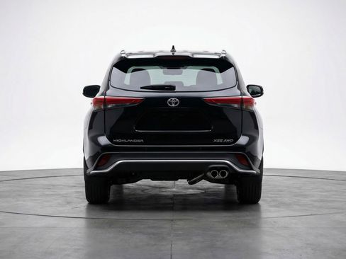 Used 2025 Toyota Highlander XSE image 7