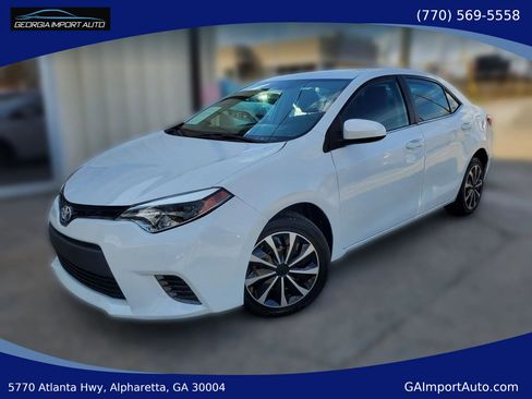 Used 2015 Toyota Corolla LE FWD image 1