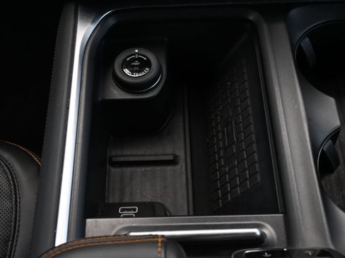 Used 2025 Ford Expedition Tremor AWD/4WD image 16