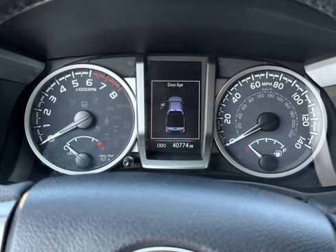 Used 2023 Toyota Tacoma SR5 RWD image 10