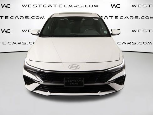 Used 2025 Hyundai Elantra SEL FWD image 2