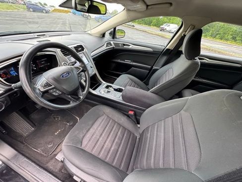 Used 2020 Ford Fusion SE FWD image 11