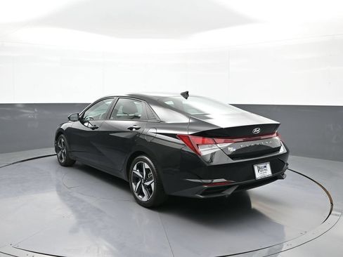 Certified 2023 Hyundai Elantra SEL w/ Convenience Package FWD image 8