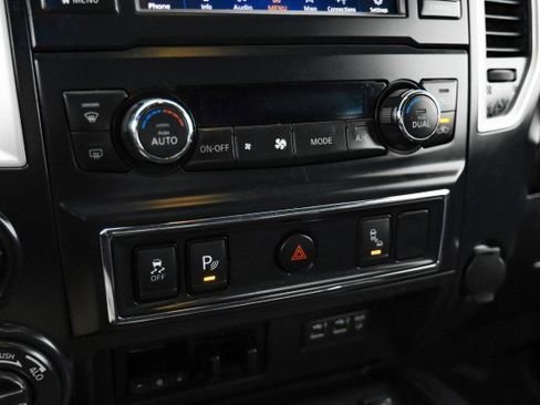 Used 2019 Nissan Titan SL w/ Midnight Edition image 24