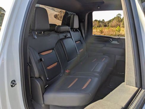 Used 2024 GMC Sierra 2500 AT4 image 45