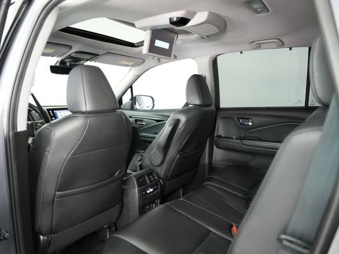 Used 2020 Honda Pilot Touring image 34