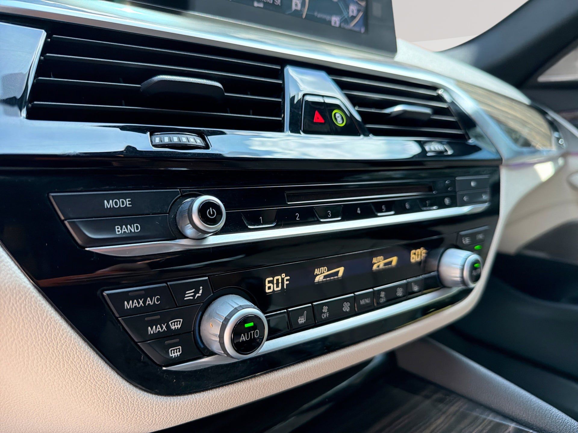Used 2018 BMW 540i RWD image 17