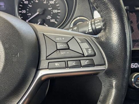 Used 2018 Nissan Rogue SL FWD image 5