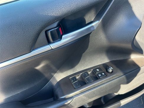 Used 2023 Toyota Camry SE image 25